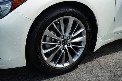 2023 Infiniti Q50 Luxe