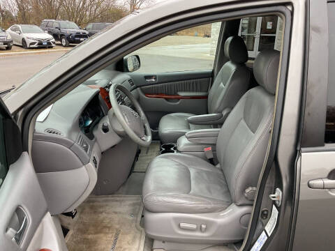 2004 Toyota Sienna XLE 7 Passenger