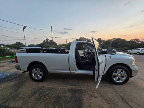 2016 RAM 1500 SLT