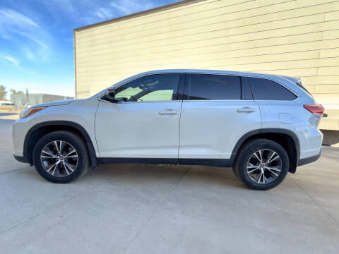 2019 Toyota Highlander LE