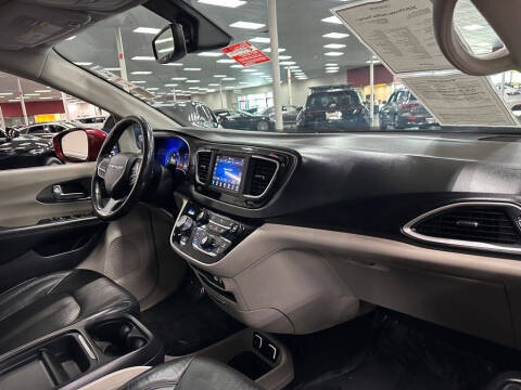 2020 Chrysler Pacifica Touring L