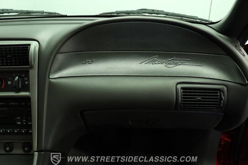 2004 Ford Mustang GT Deluxe