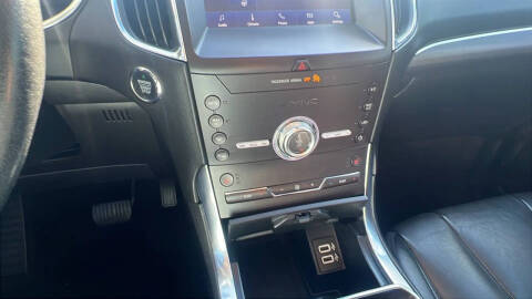 2020 Ford Edge Titanium