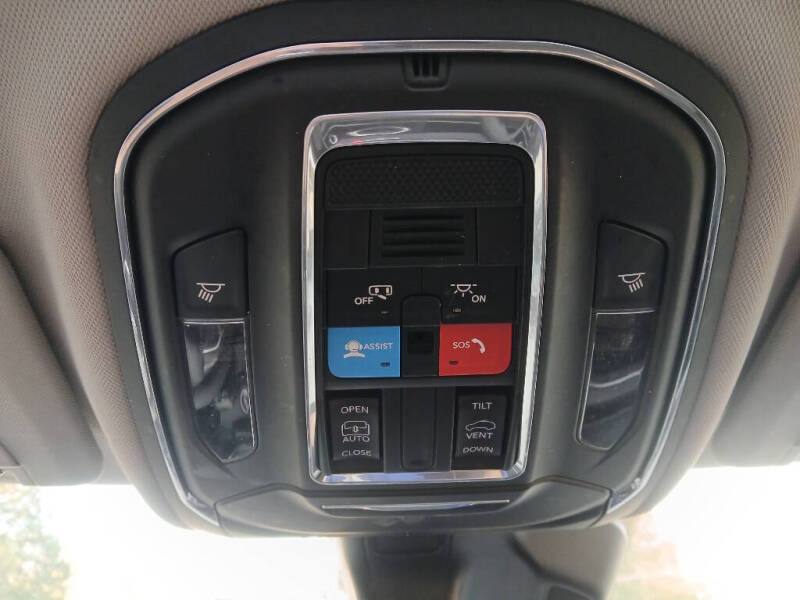 2023 Jeep Grand Cherokee Laredo X