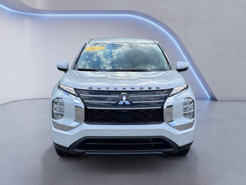 2025 Mitsubishi Outlander ES