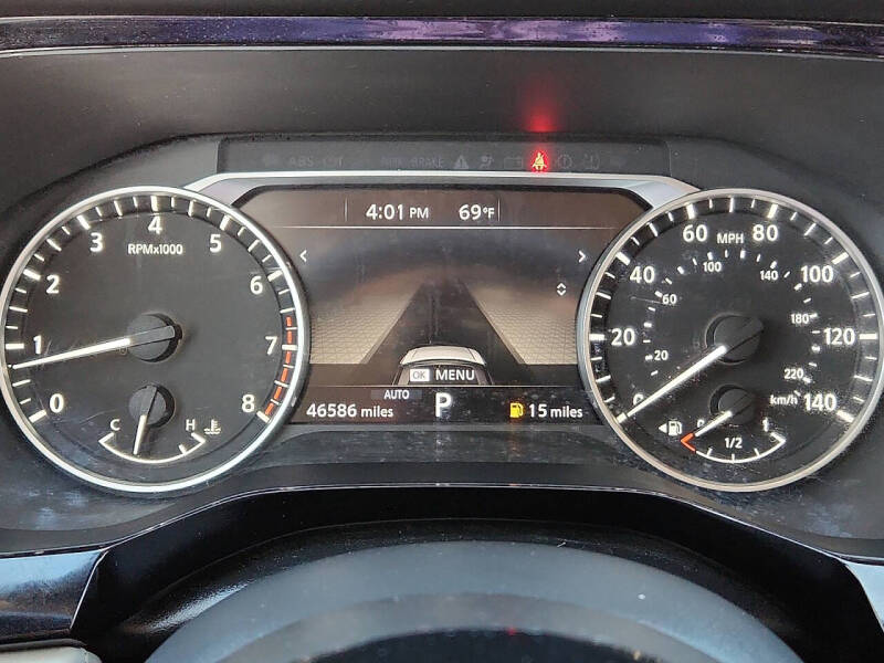 2022 Nissan Pathfinder SV