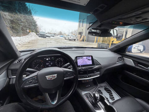 2023 Cadillac CT4 Luxury