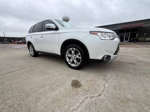 2015 Mitsubishi Outlander SE