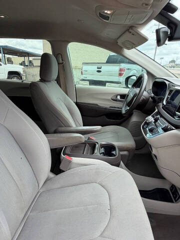 2017 Chrysler Pacifica Touring-L