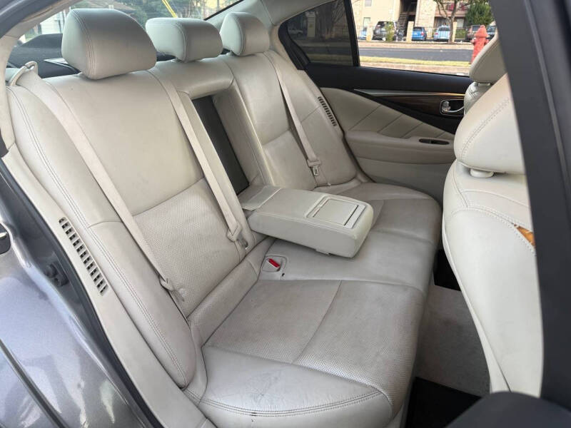 2017 Infiniti Q50 Hybrid Premium