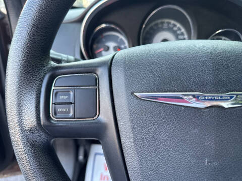 2013 Chrysler 200 LX