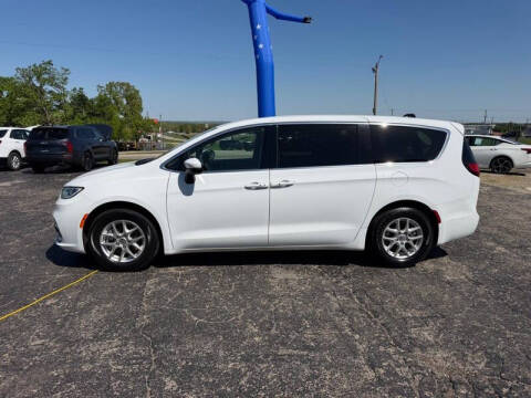 2023 Chrysler Pacifica Touring L
