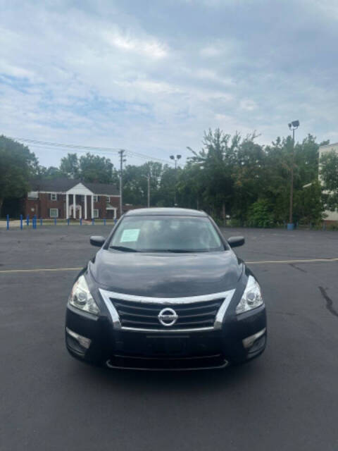 2014 Nissan Altima for sale at KING AUTO in Cleveland, OH