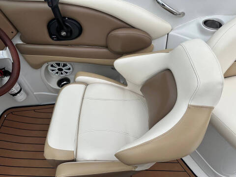 2013 Crownline E260 XS