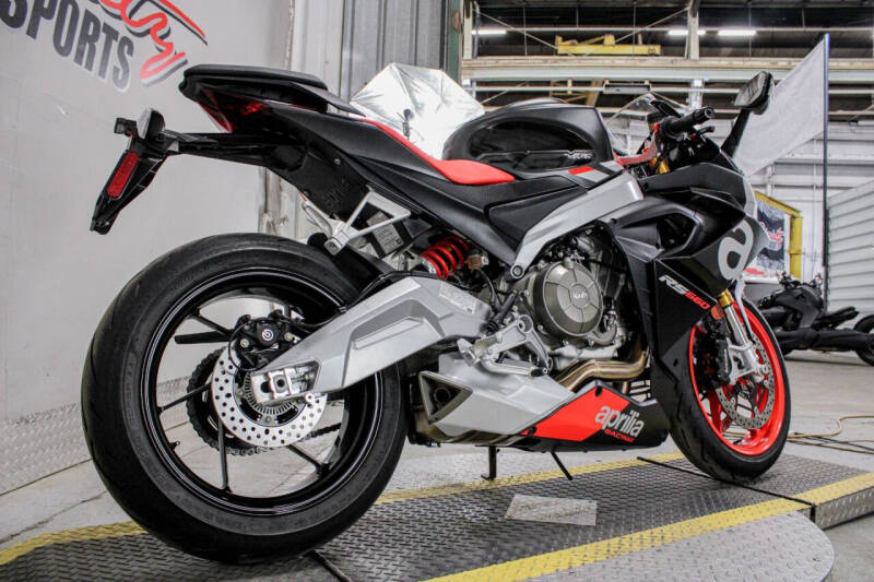 2021 Aprilia RS 660