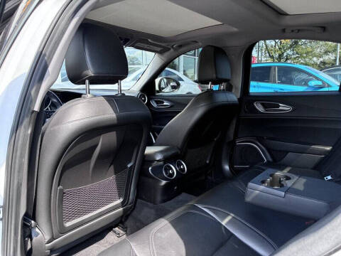 2019 Alfa Romeo Giulia Sport