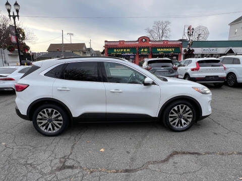 2020 Ford Escape Hybrid Titanium