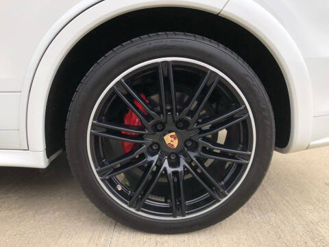 2013 Porsche Cayenne GTS