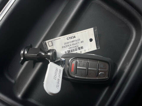 2027 Chrysler Pacifica Select