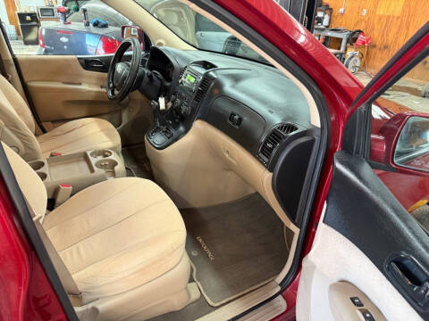 2008 Hyundai Entourage GLS