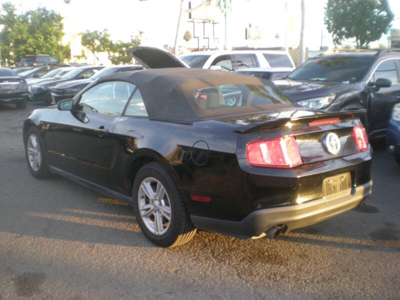 2012 Ford Mustang V6