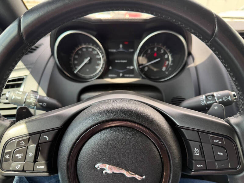 2017 Jaguar F-TYPE Premium