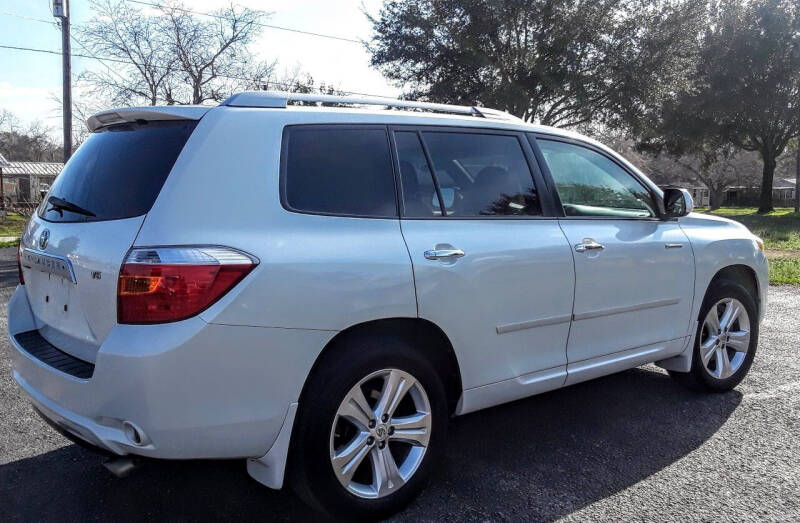 2009 Toyota Highlander for sale at Rons Auto Sales in Stockdale TX