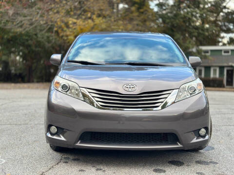 2011 Toyota Sienna XLE 8-Passenger