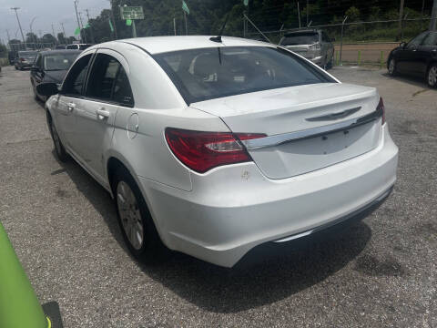 2014 Chrysler 200 LX