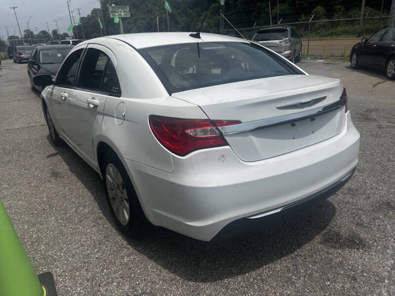 2014 Chrysler 200 LX