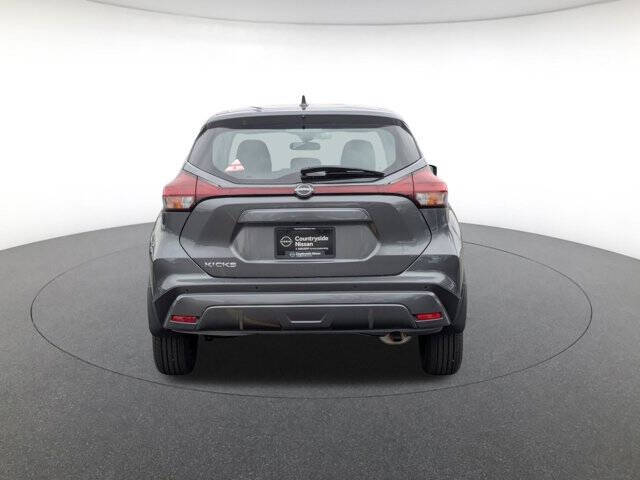 2025 Nissan Kicks Play S