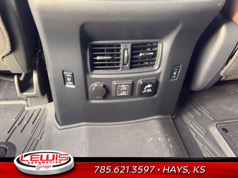 2023 Nissan Titan Platinum Reserve