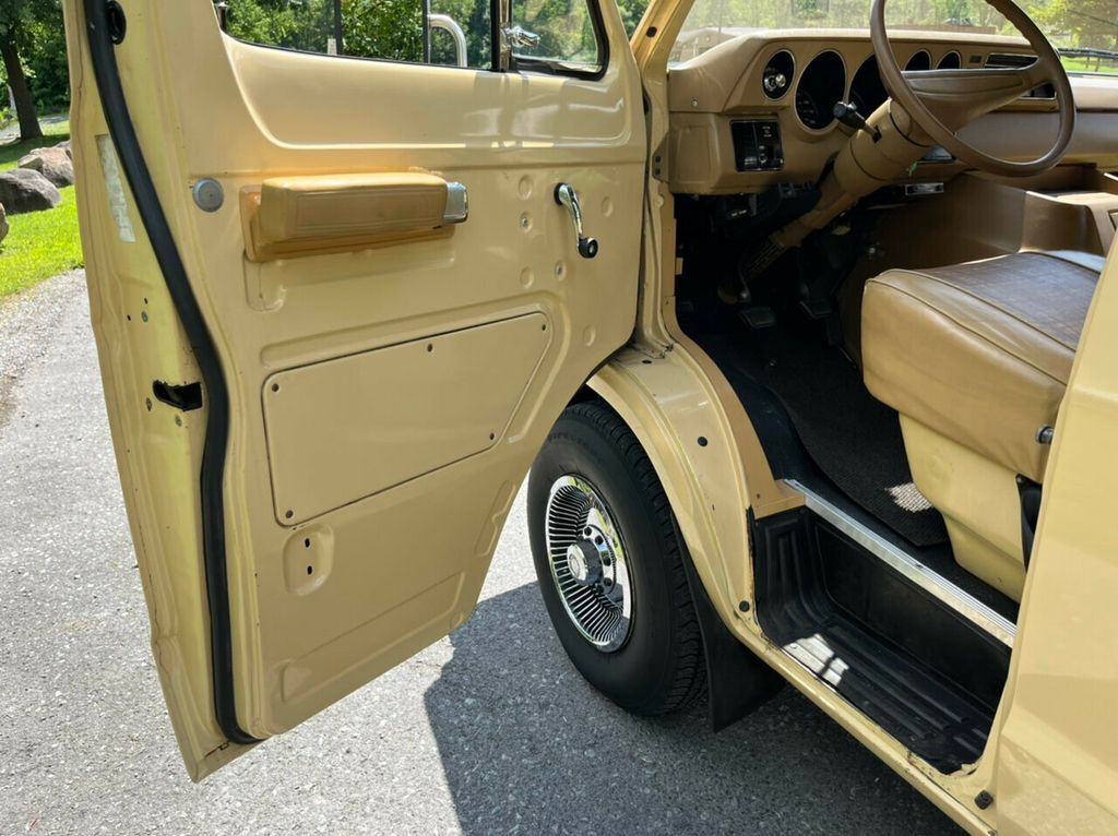 1981 Dodge Ram Van 71