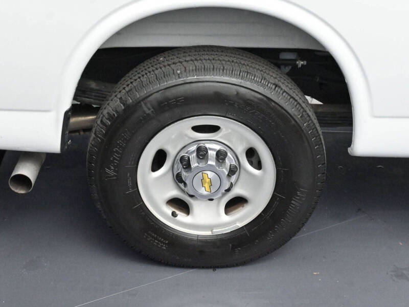 2025 Chevrolet Express LT 3500