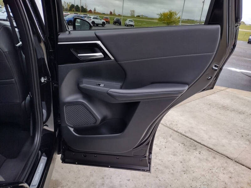 2025 Mitsubishi Outlander PHEV SE