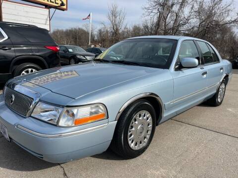 2003 Mercury Grand Marquis for sale at Town and Country Auto Sales in Jefferson City MO