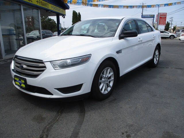 2014 Ford Taurus SE