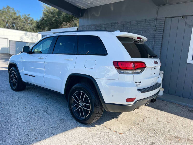 2017 Jeep Grand Cherokee Trailhawk photo 3