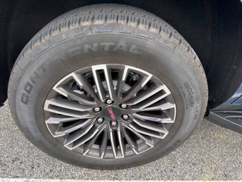 2025 GMC Yukon Elevation