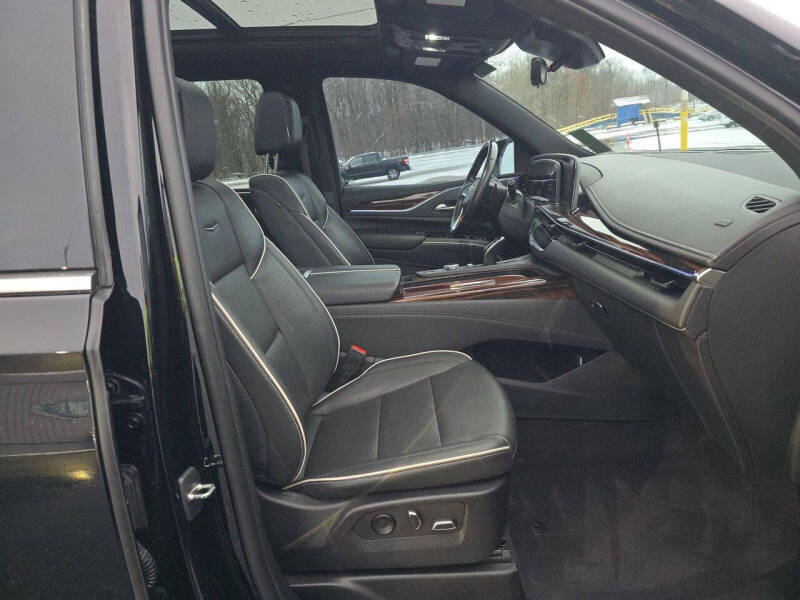 2023 Cadillac Escalade ESV Premium Luxury