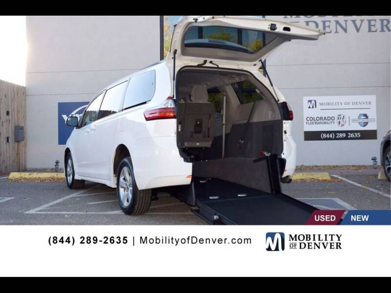 2020 Toyota Sienna for sale at CO Fleet & Mobility in Denver CO