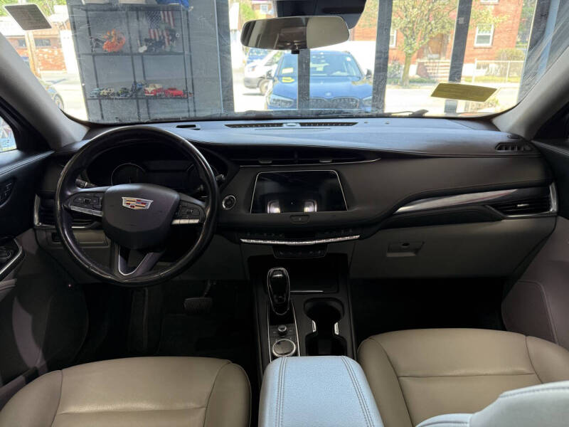 2021 Cadillac XT4 Luxury
