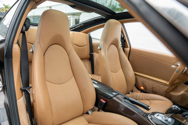 2009 Porsche 911 32