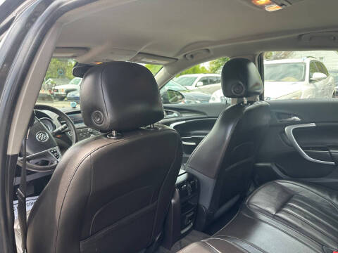 2013 Buick Regal Premium 1