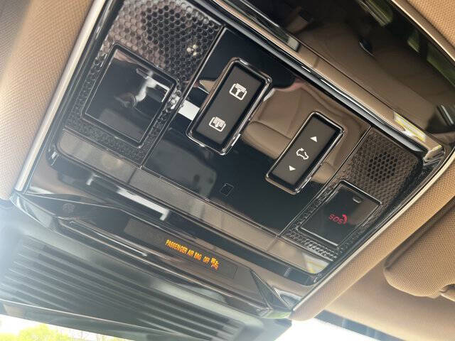 2025 Land Rover Range Rover P530 SE