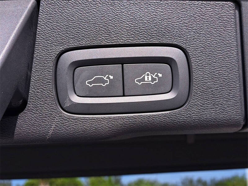 2022 Volvo XC60 Recharge T8 Inscription Expression