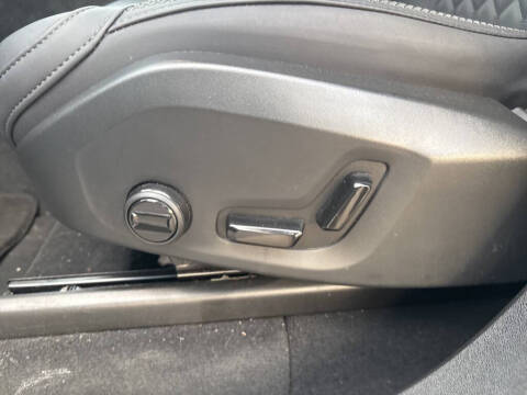 2025 Volvo XC90 B6 Plus Bright Theme 7P