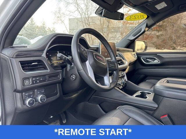 2023 GMC Yukon XL SLT