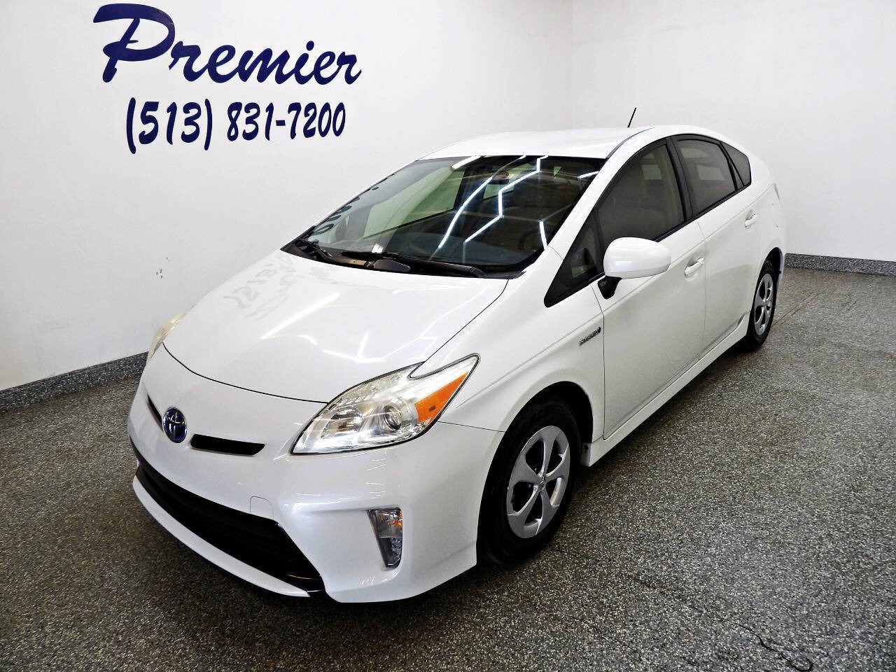 White 2014 Toyota Prius Hatchback Front-Wheel Drive Continuously Variable Transmission