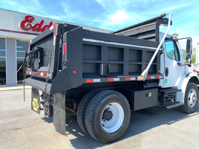 2016 Freightliner M2 106